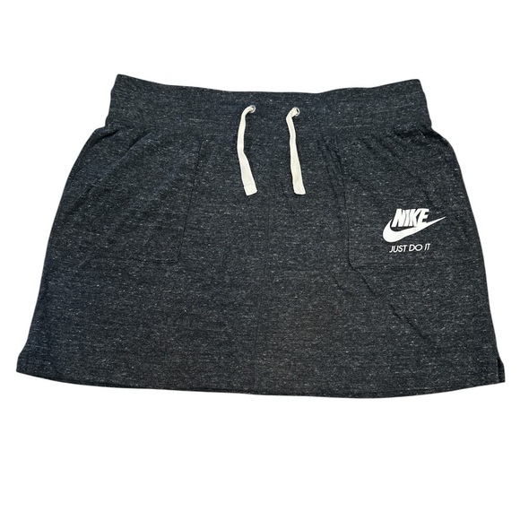 Nike Athletic Skirt Size Large Elastic Waistband Washed Black Side Pockets - Picture 1 of 9